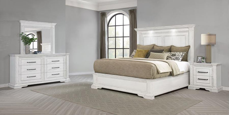McKinney 4-piece Queen Bedroom Set Vintage White-zoom-