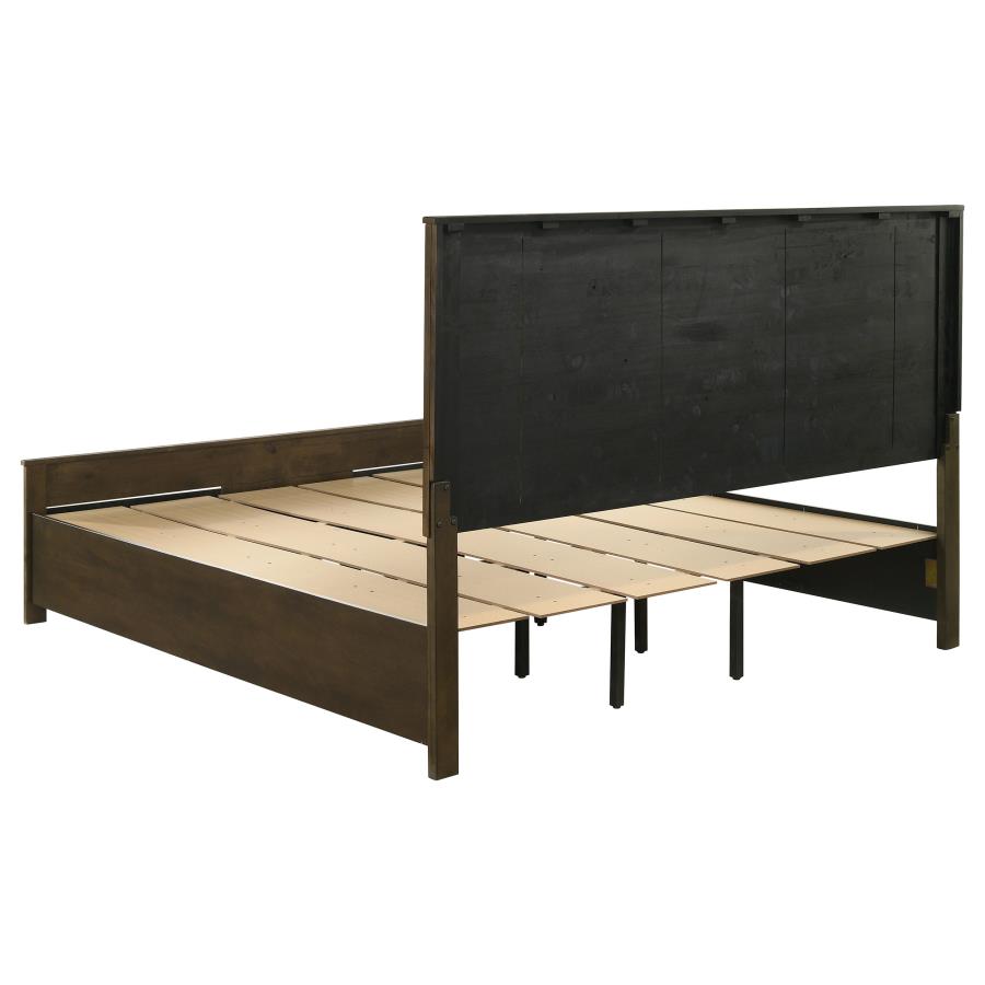 Woodmont 4-piece Eastern King Bedroom Set Golden Brown-4