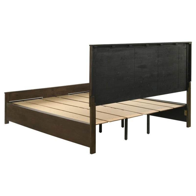 Woodmont 4-piece California King Bedroom Set Golden Brown-zoom-