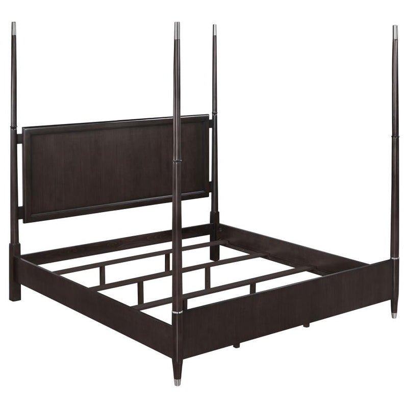 Emberlyn Wood Queen Poster Bed Brown-zoom-