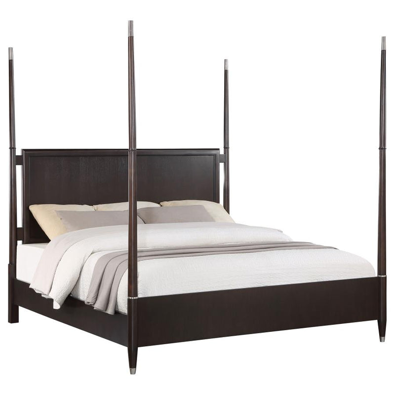 Emberlyn Wood Queen Poster Bed Brown-zoom-