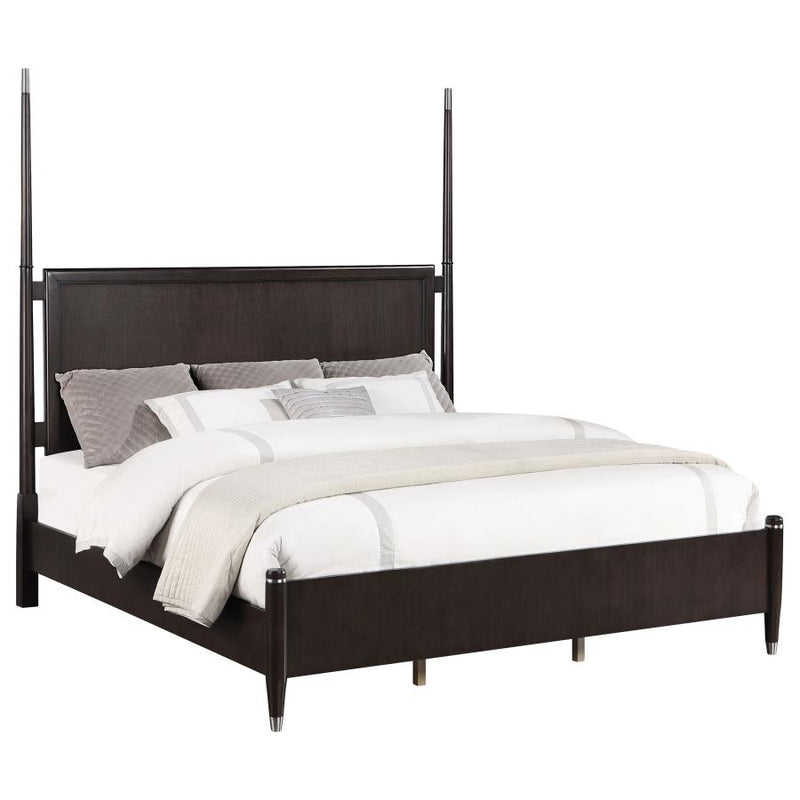 Emberlyn Wood Queen Poster Bed Brown-zoom-