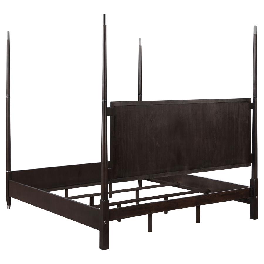 Emberlyn Wood Queen Poster Bed Brown-7