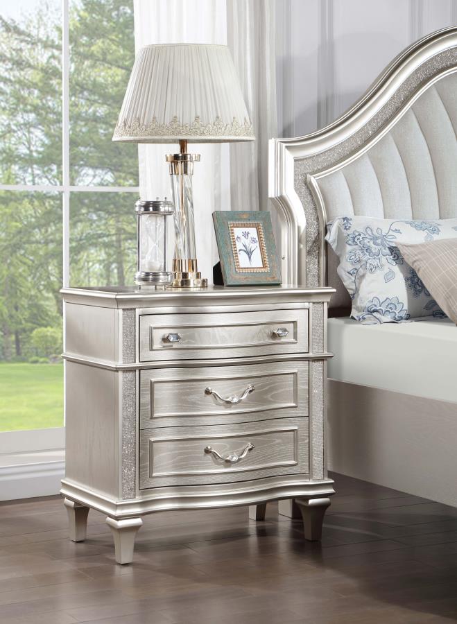Evangeline 3-drawer Nightstand Silver Oak-zoom-