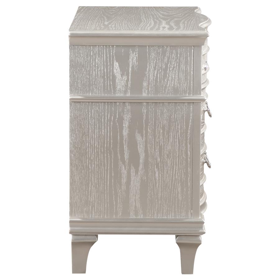 Evangeline 3-drawer Nightstand Silver Oak-9