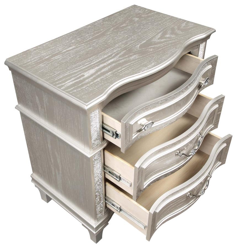 Evangeline 3-drawer Nightstand Silver Oak-zoom-