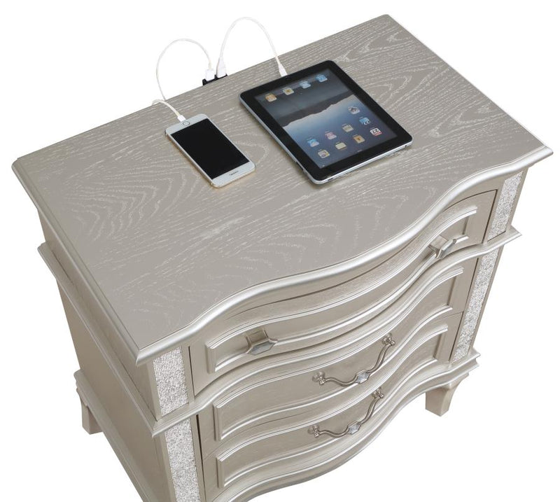 Evangeline 3-drawer Nightstand Silver Oak-zoom-