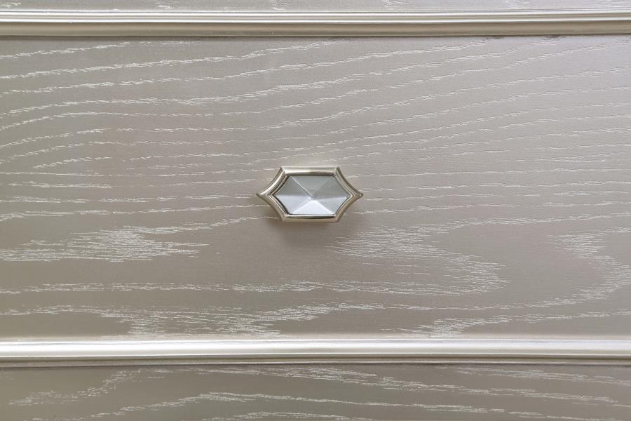 Evangeline 3-drawer Nightstand Silver Oak-12