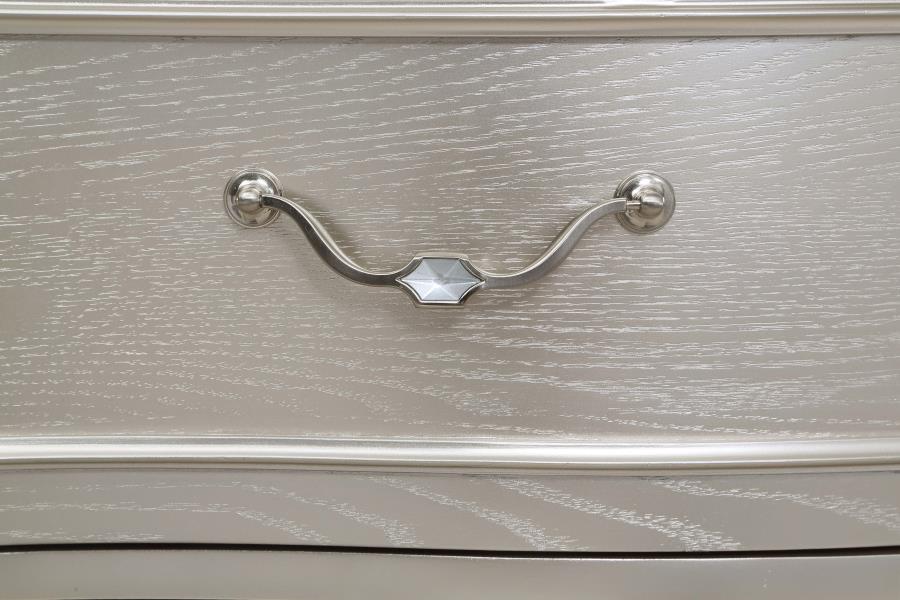 Evangeline 3-drawer Nightstand Silver Oak-zoom-13