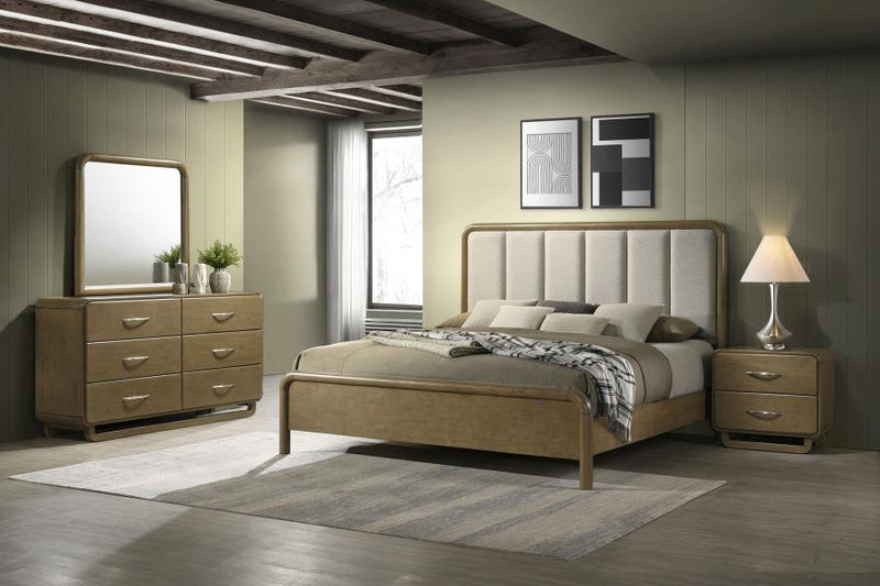 Amsbury 4-piece Eastern King Bedroom Set Nutmeg-zoom-
