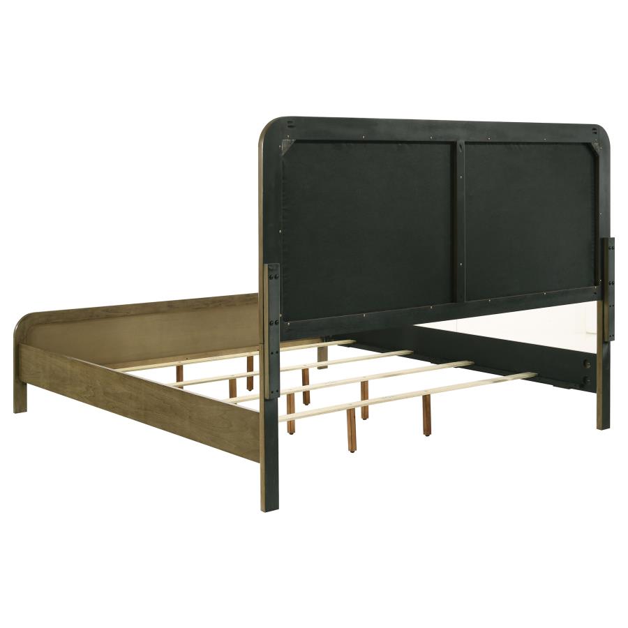 Amsbury 5-piece Eastern King Bedroom Set Nutmeg-zoom-4