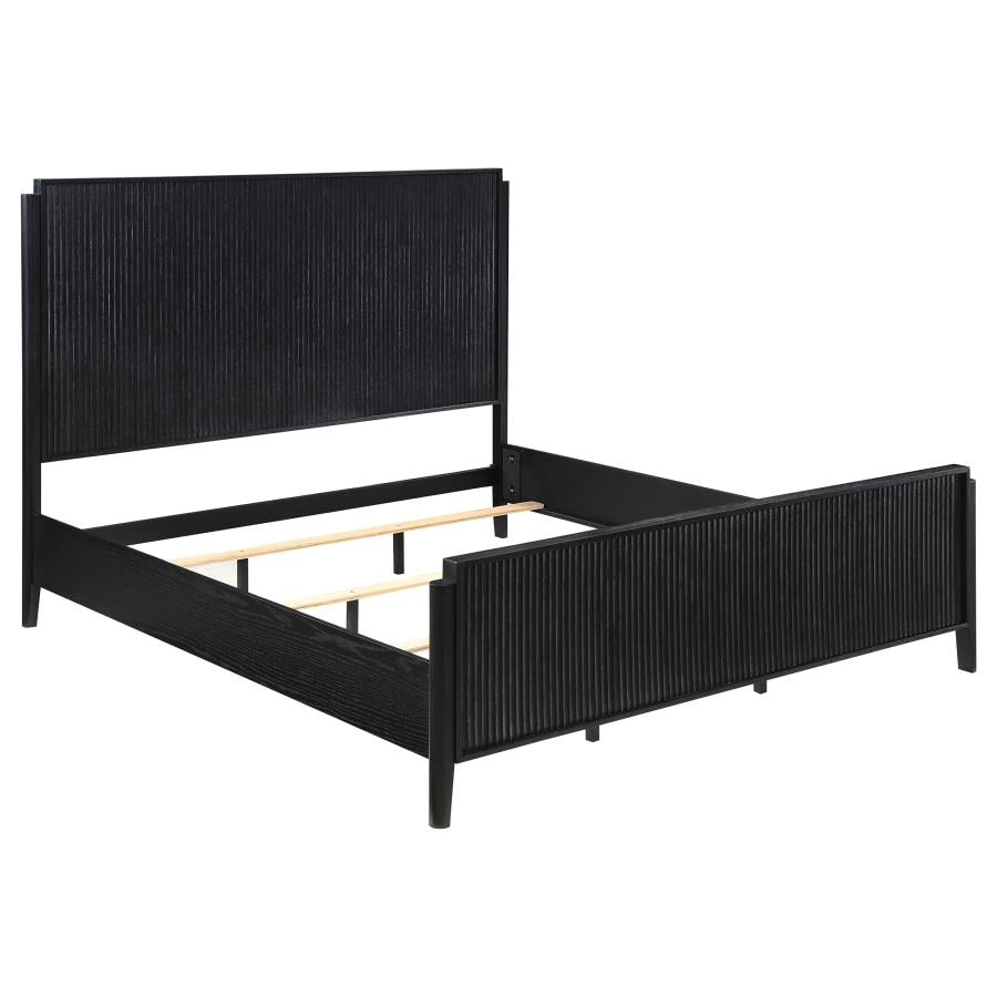 Brookmead 4-piece Eastern King Bedroom Set Black-zoom-3