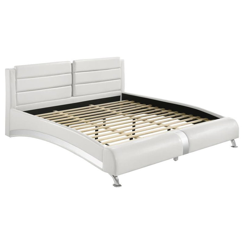 Jeremaine 4-piece Eastern King Bedroom Set White-zoom-