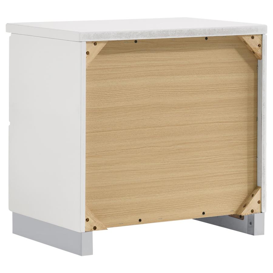 Jeremaine 5-piece Eastern King Bedroom Set White-zoom-6