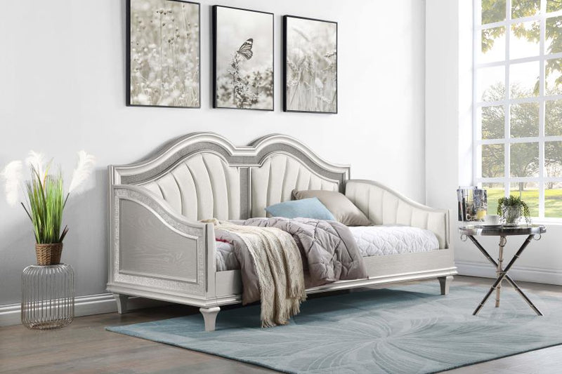 Evangeline Upholstered Twin Daybed Silver Oak-zoom-