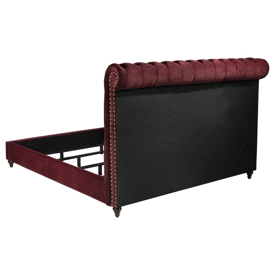 Devon 4-piece California King Bedroom Set Red and Dark Oak-4
