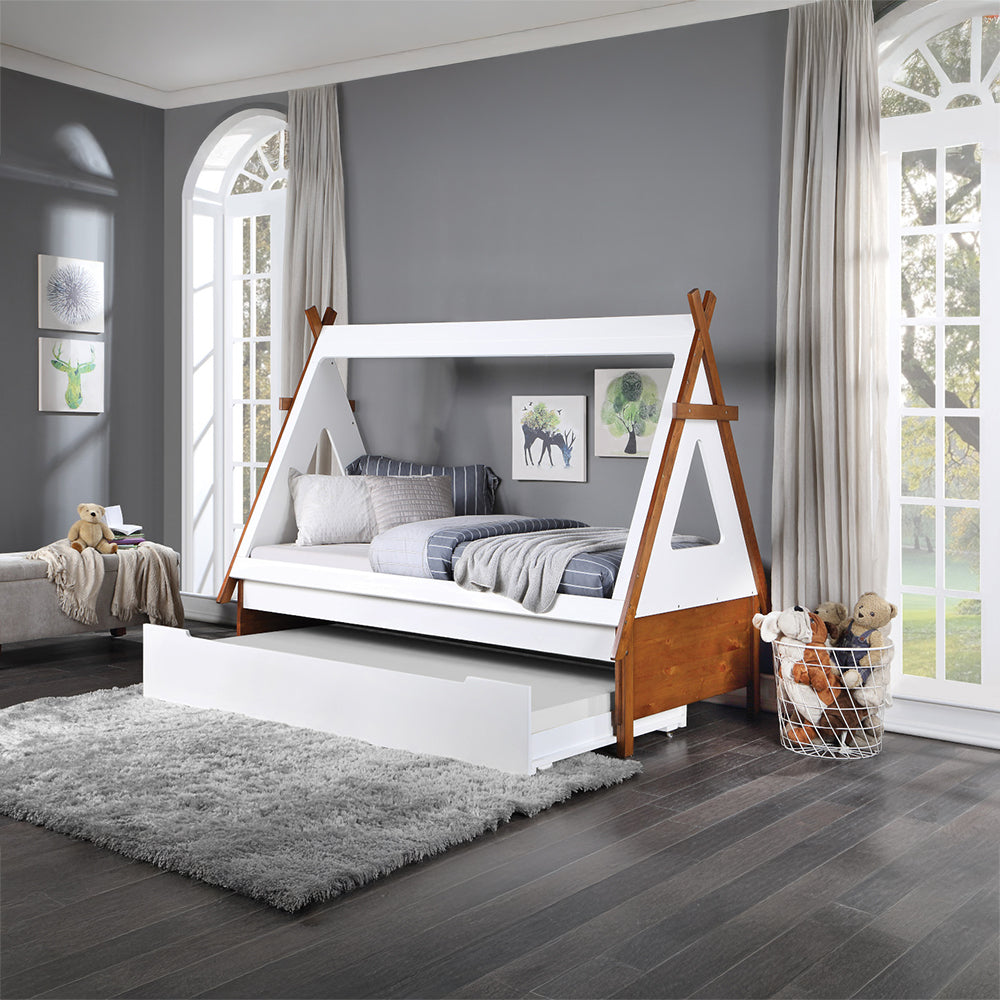 ACME Loreen Bed – close-up – Lusso Furniture Miami
