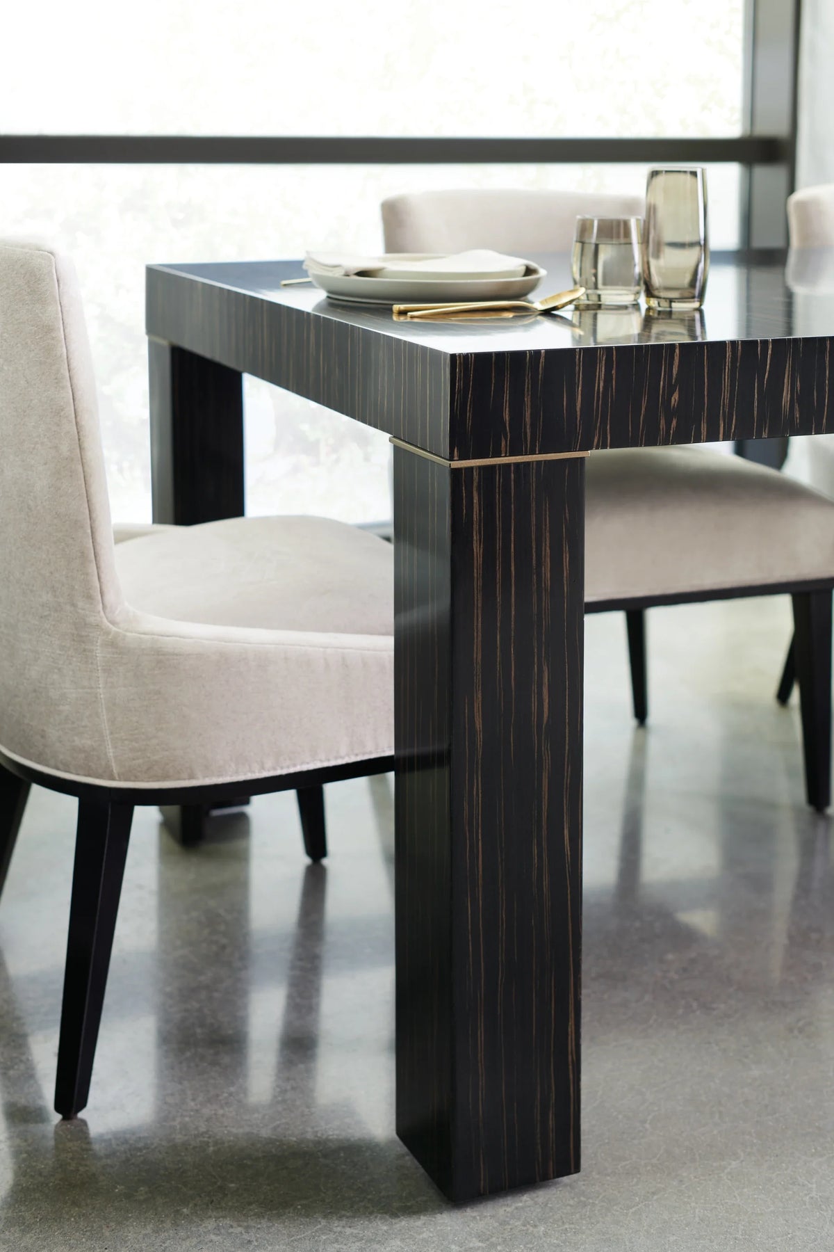 Caracole Edge Dining Table – detail – Lusso Furniture Miami