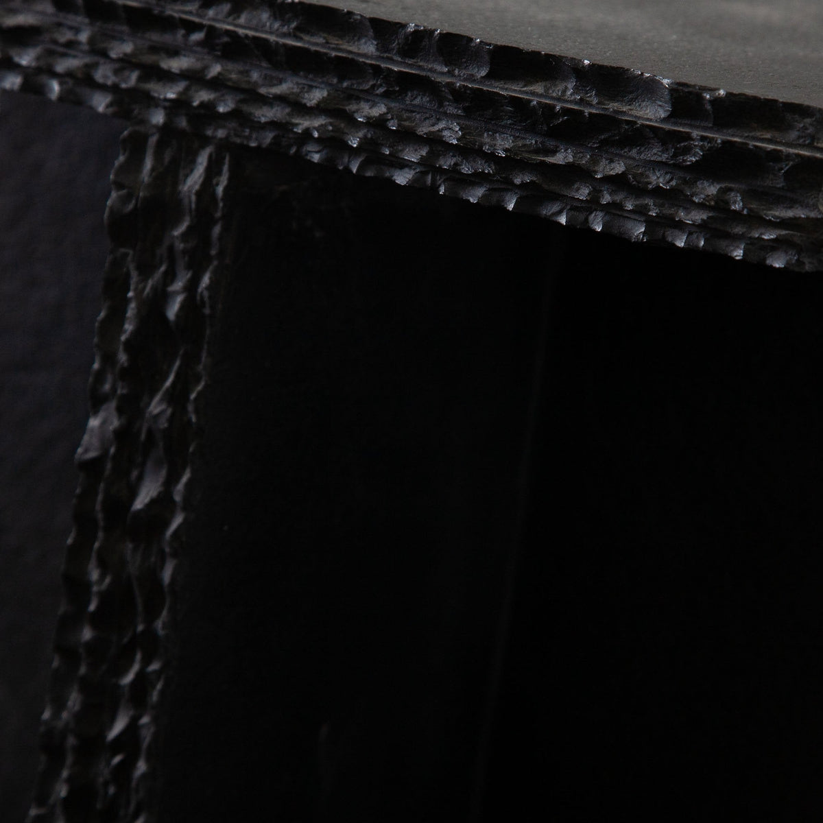 Spectre Black Slate Marble Accent Table – detail – Lusso Furniture Miami
