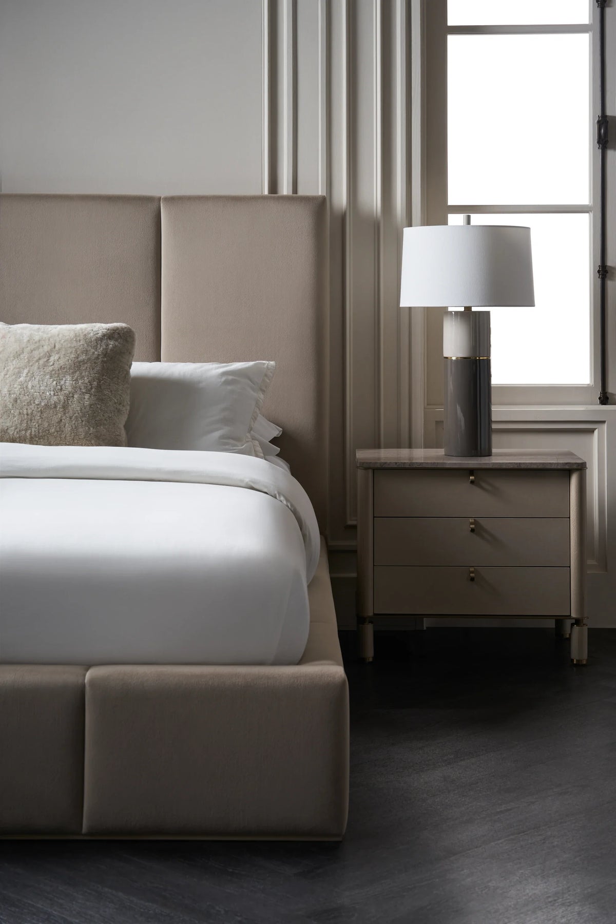 Caracole Balance Bed – room setting – Lusso Furniture Miami