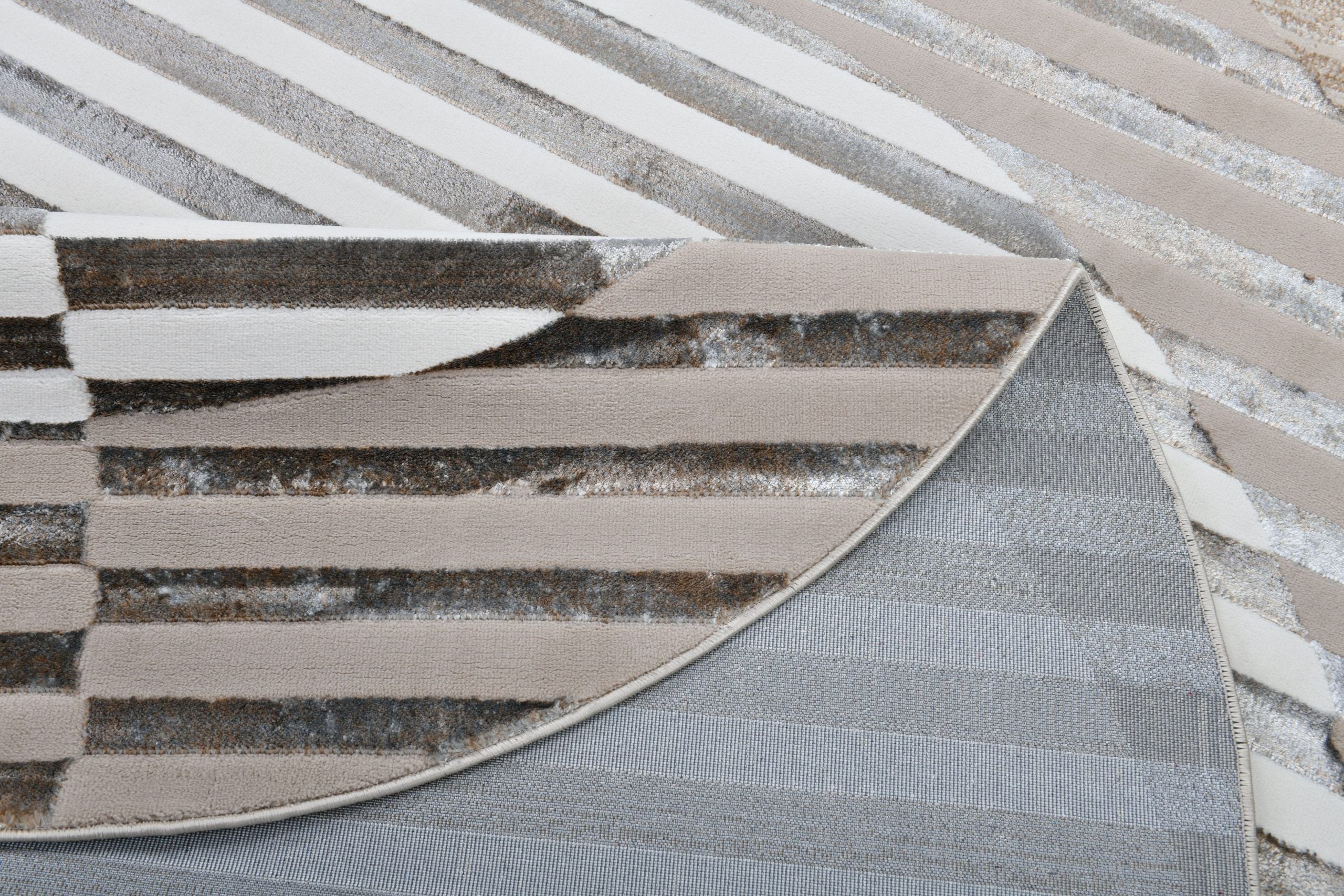 P-826 RUG