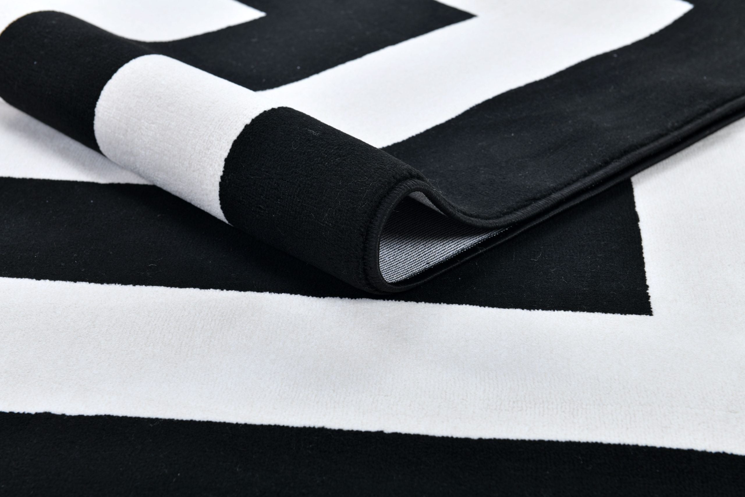 P-811 RUG