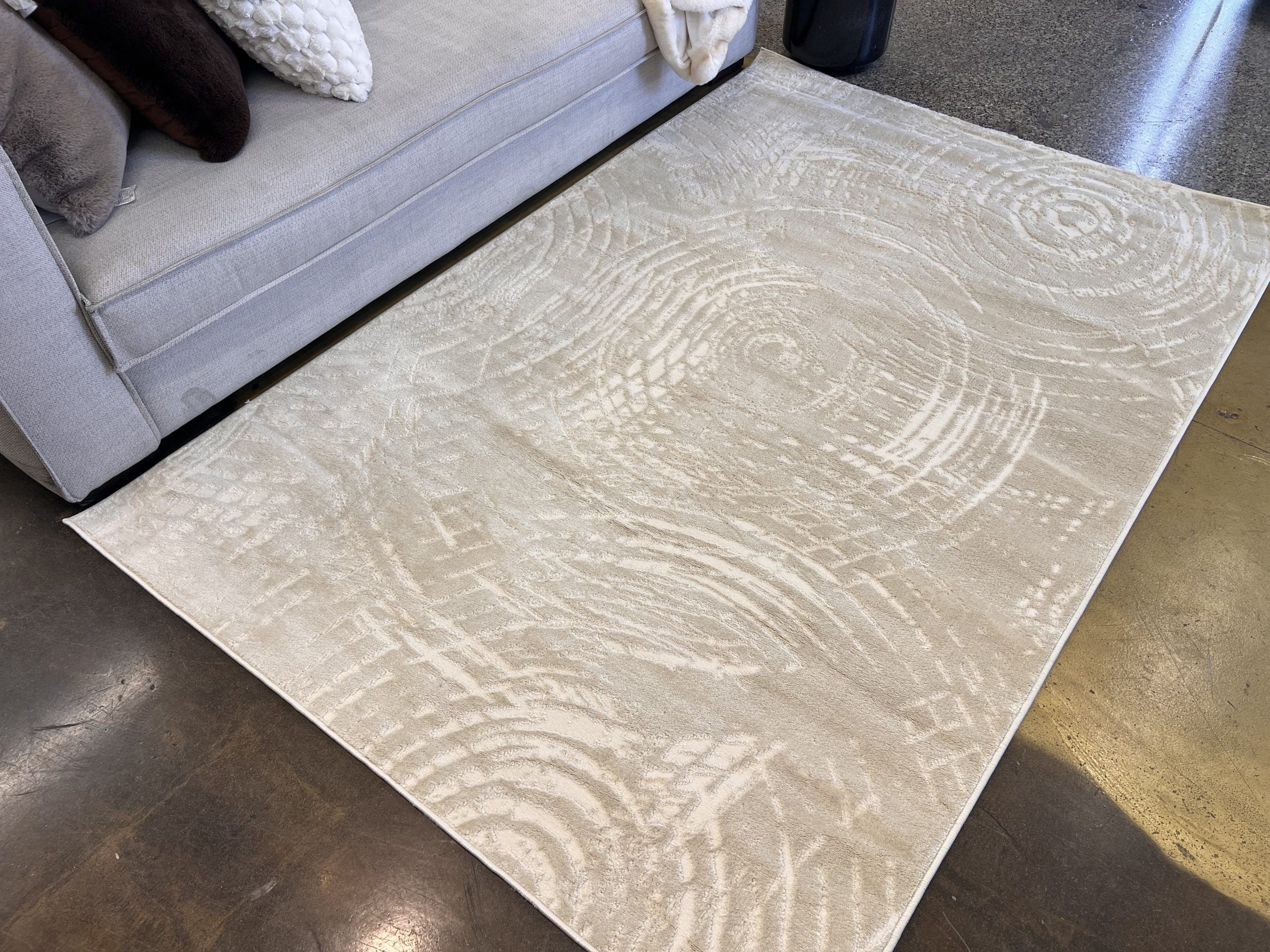 N-27 RUG