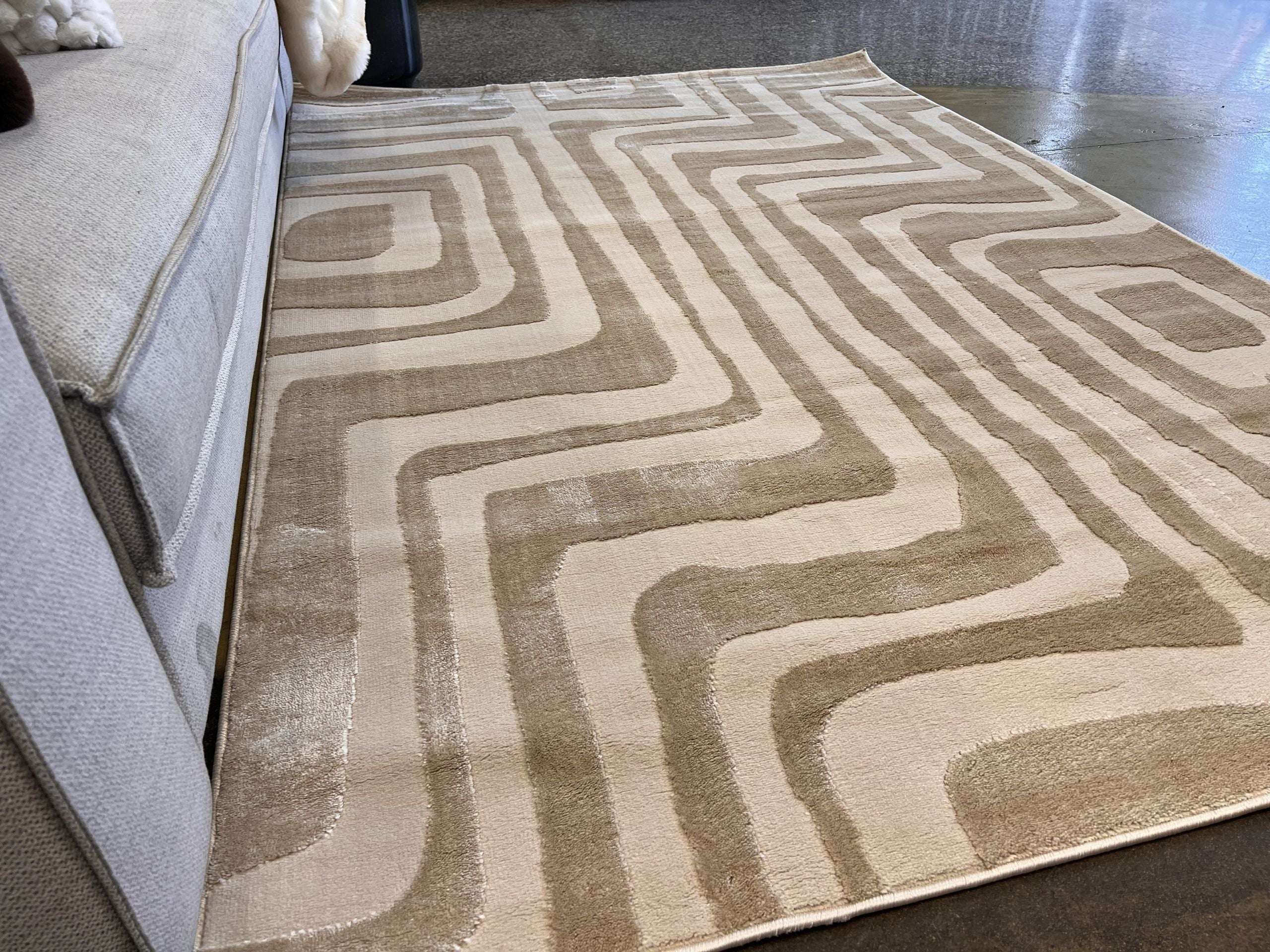 N-22 RUG
