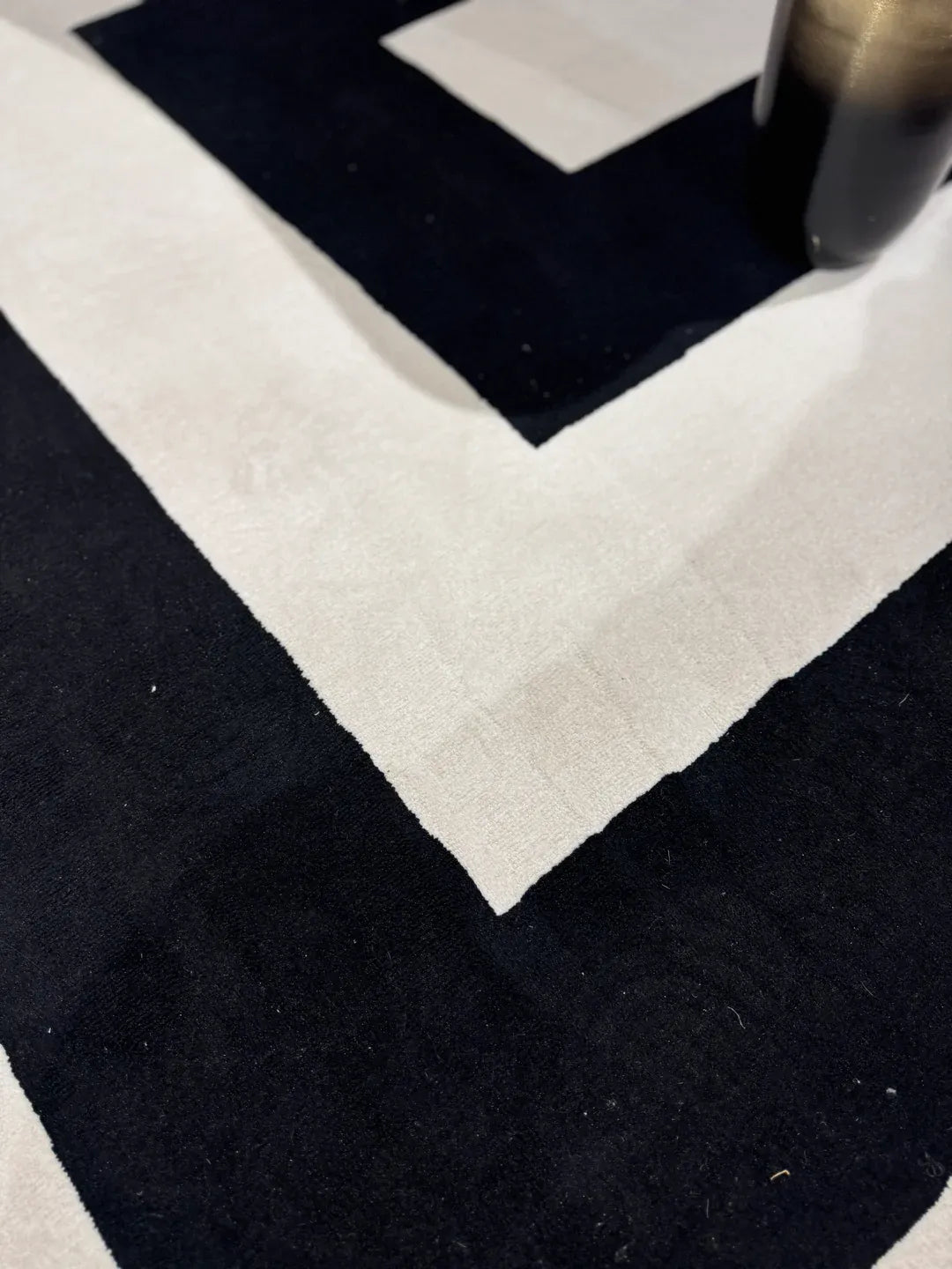 P-811 RUG
