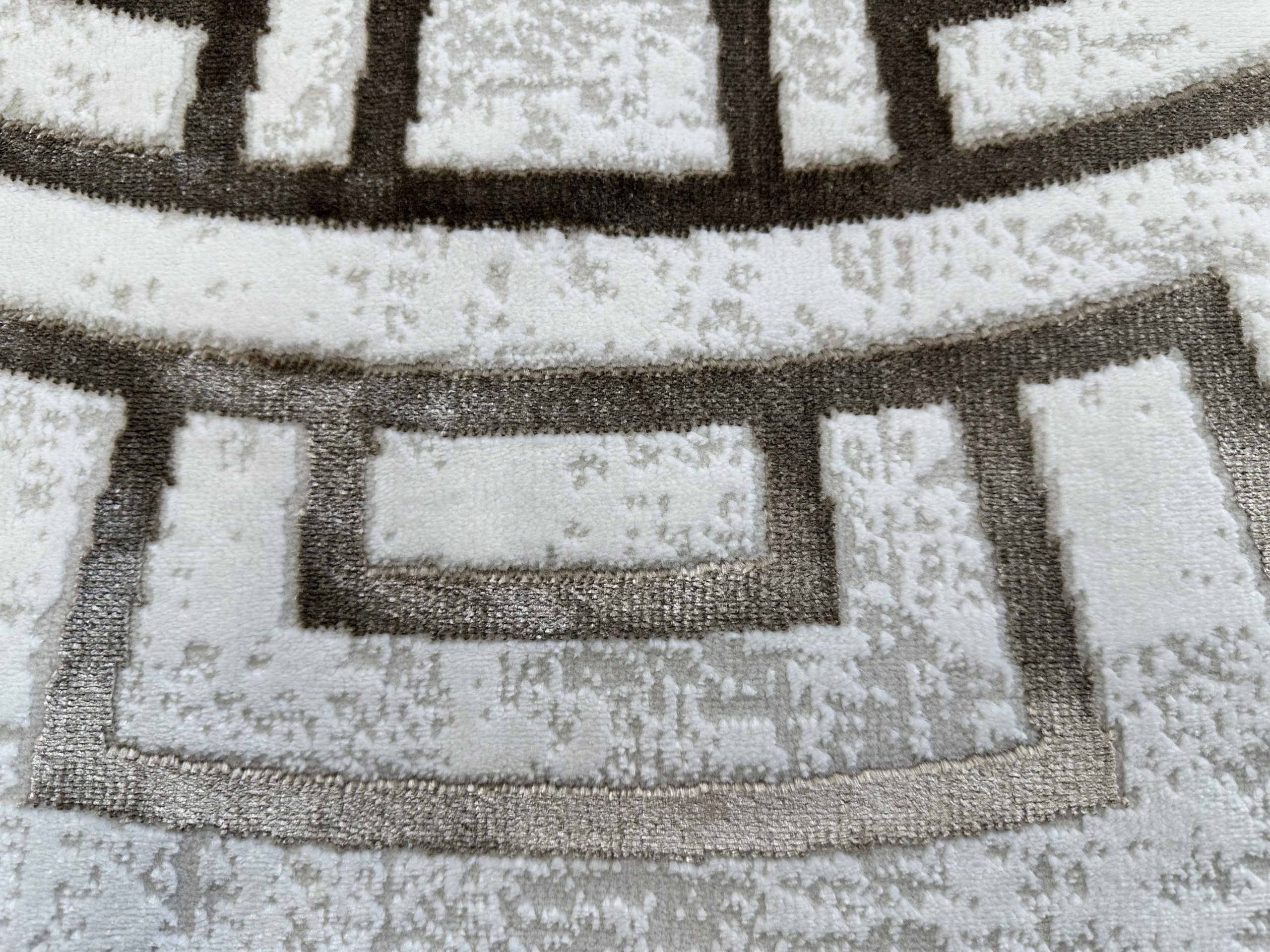 J-70 Round RUG