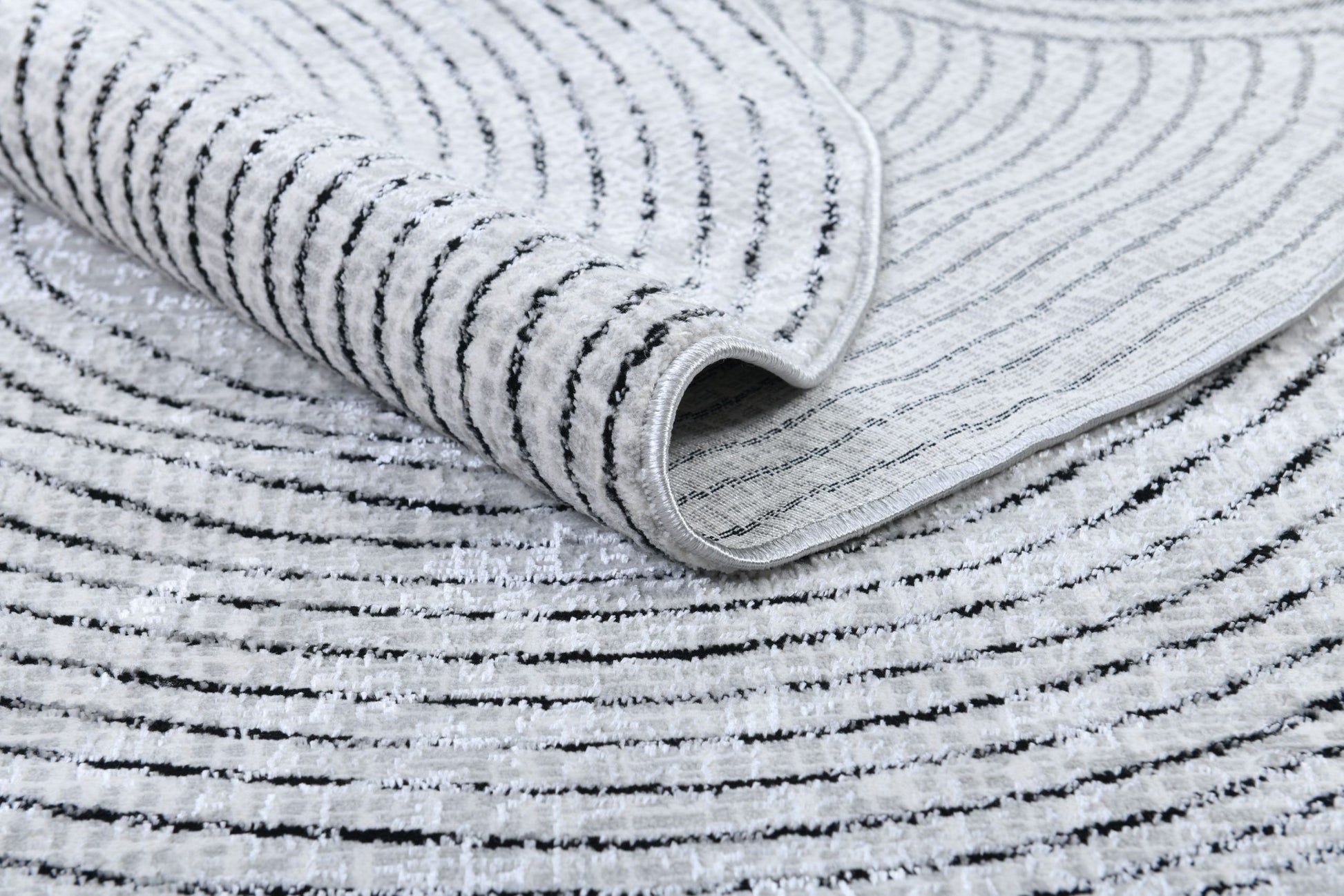 P-810 BLK RUG