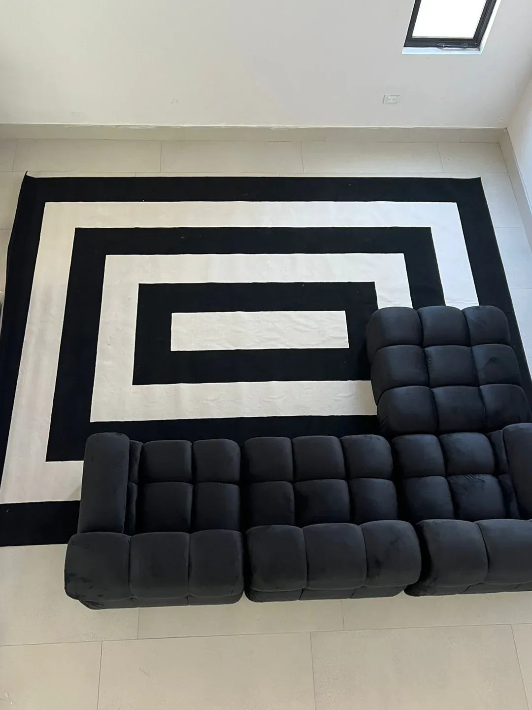 P-811 RUG