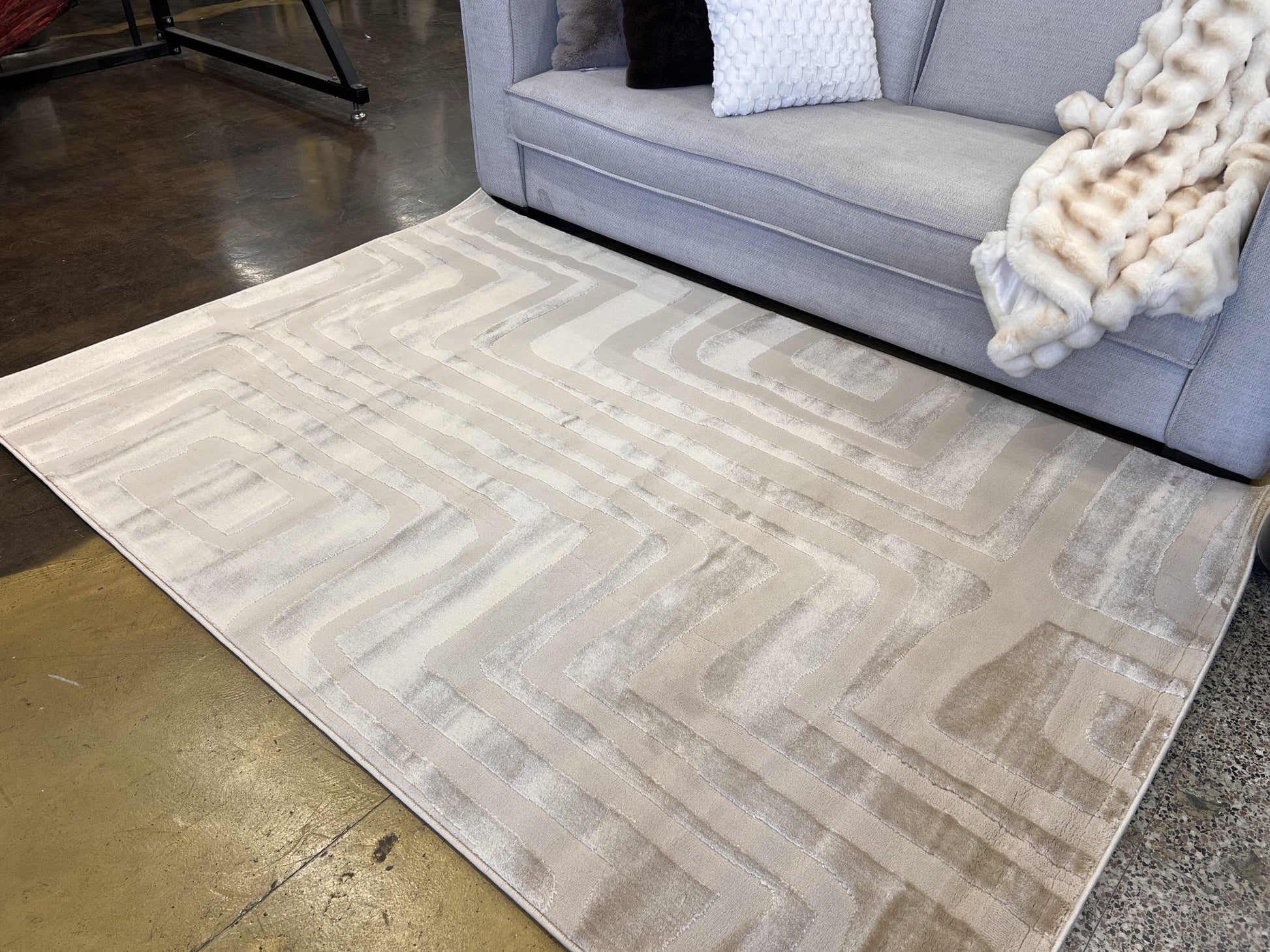 N-22 RUG