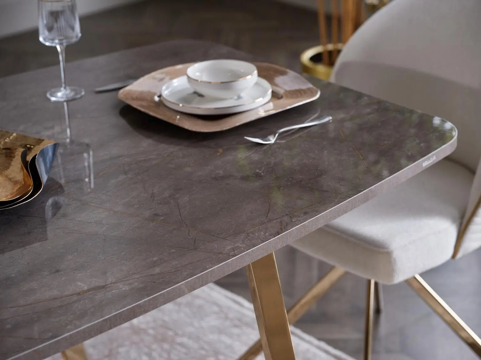 Veronica Dining Room Set